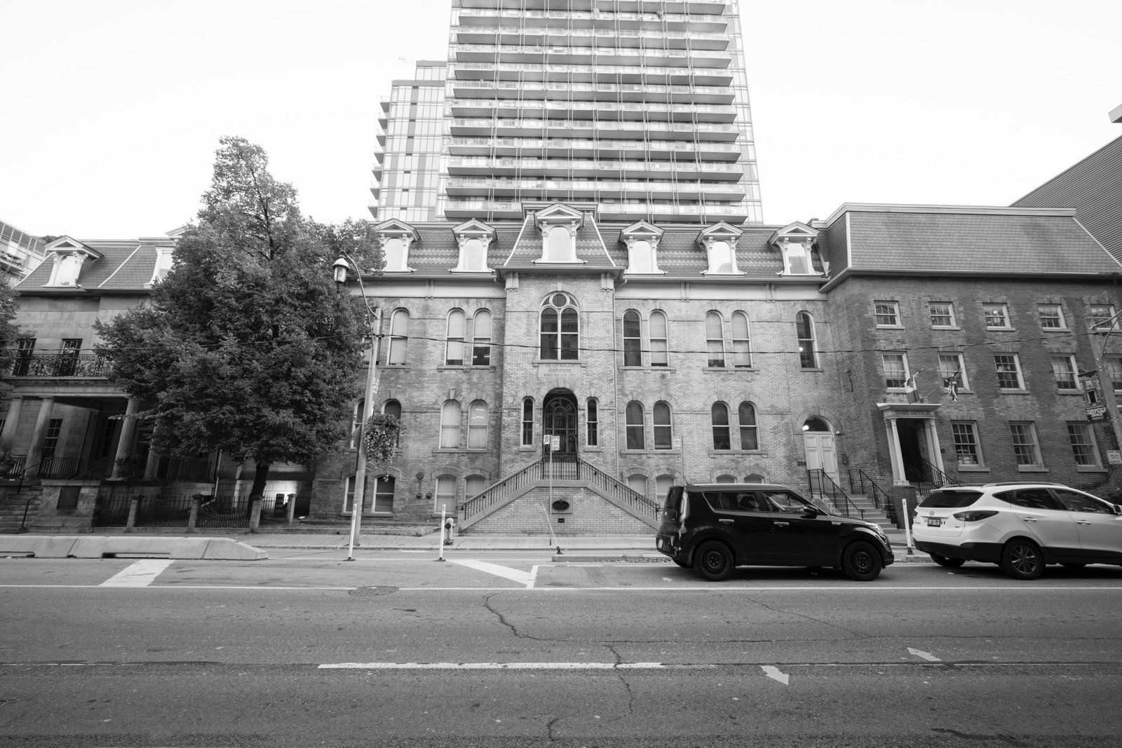 252-264 Adelaide Street East Exterior